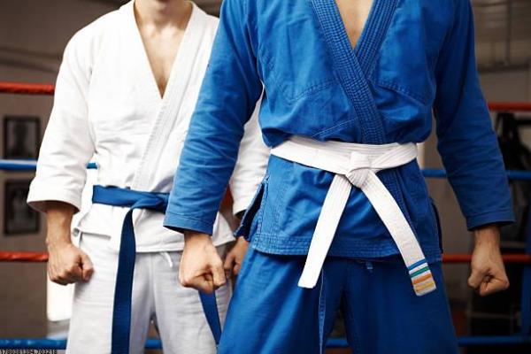 户外鞋分类解析_登山徒步越野应用指南